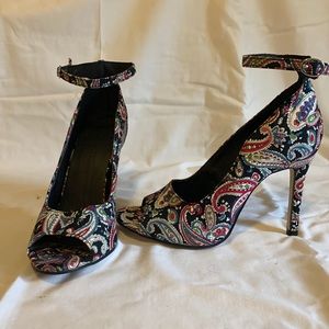 Peep toe fabric heels